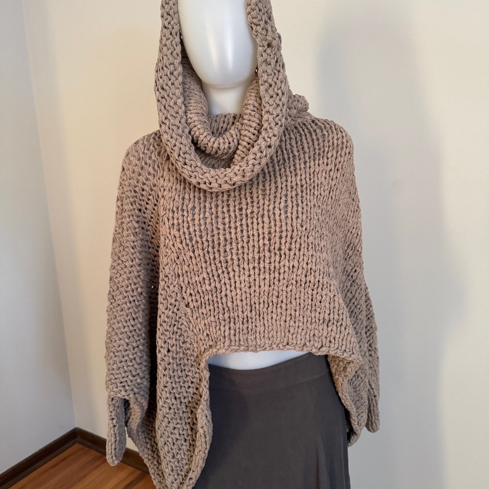 AVANT-GARDE BOUTIQUE Handknit Sweater NWOT